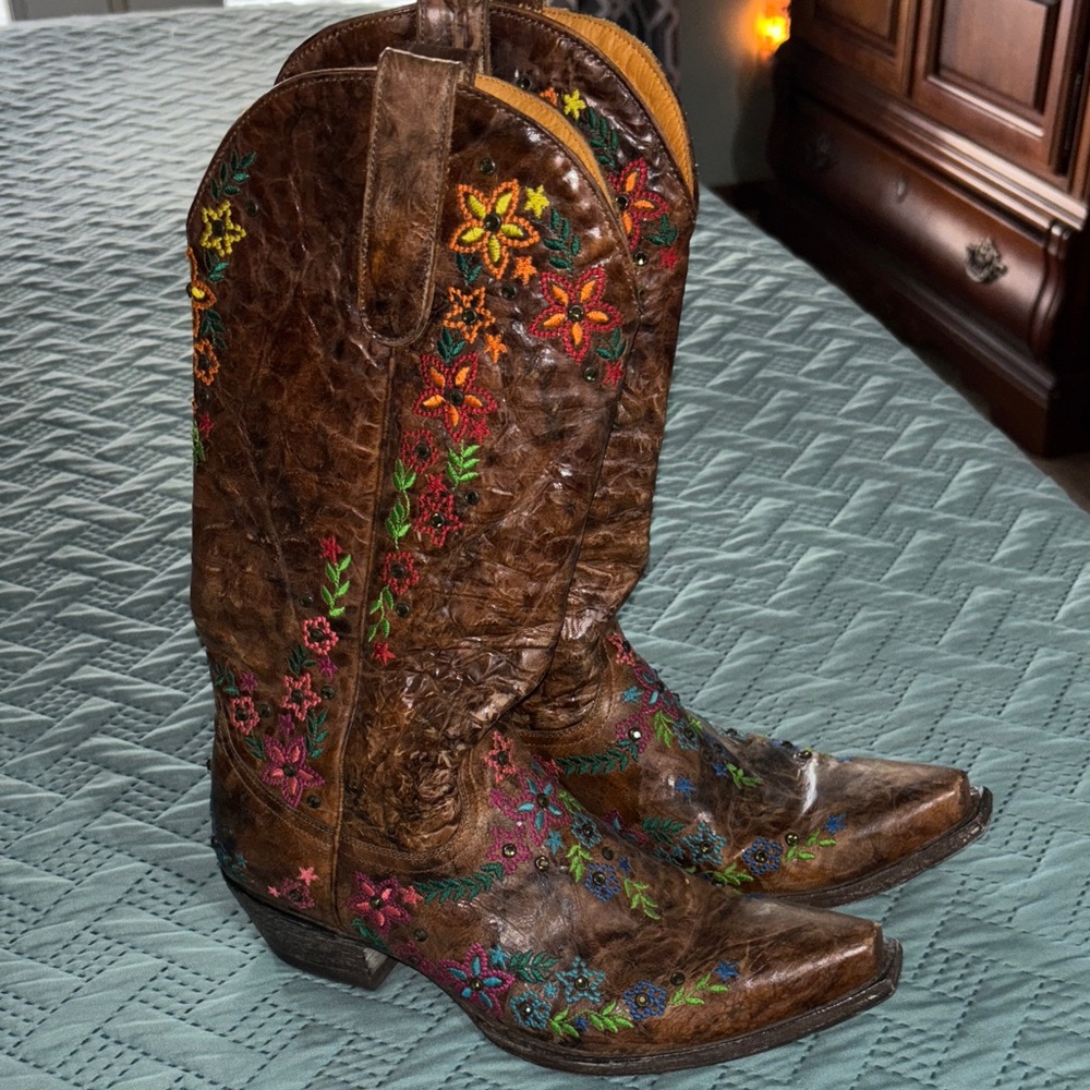 Old Gringo Floral Embroidered Cowboy Boots - Picture 3 of 3